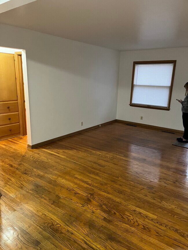 Building Photo - 240 Smith St