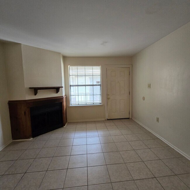 Building Photo - 8556 Leake Ave