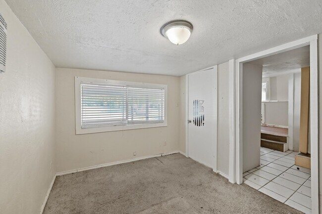 Building Photo - 1025 Chaffin St