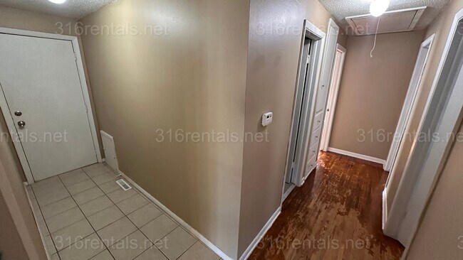 Building Photo - 257 N Sabin St