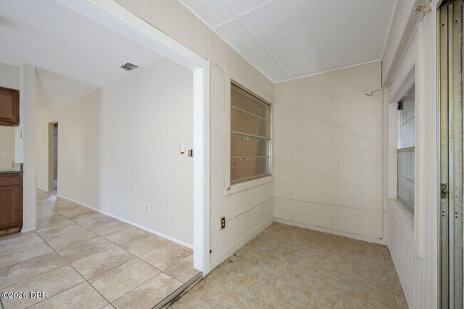 Building Photo - 927 E Millard Ct
