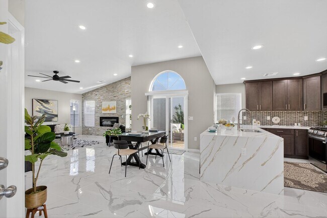 Building Photo - Bright & Spacious 3 Bed, 2 Bath Home – Must See!