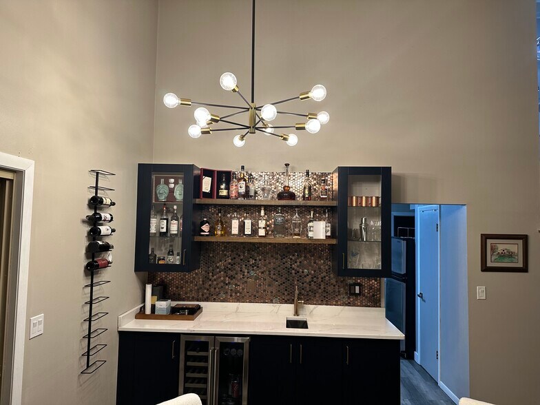 Building Photo - 4646 S 124th St