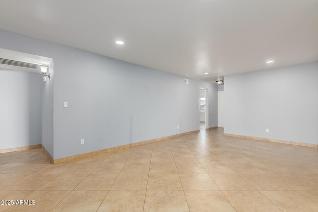 Building Photo - 4107 N 106th Ave