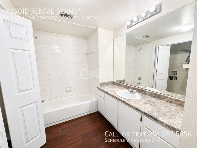 Building Photo - 2320 Gracy Farms Ln