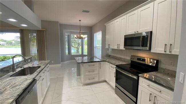 Building Photo - 4646 NW Wandering Oak Ct