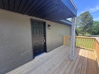Building Photo - Newly Remodeled 2 bed 1 bath Apartment