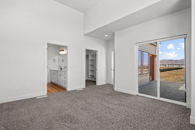 Building Photo - 489 W 1760 N