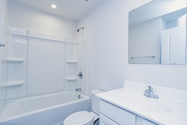 Building Photo - 231 Brooklane Ct