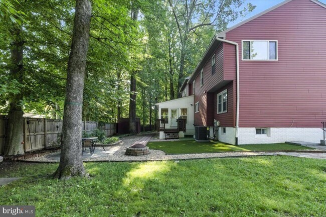 Building Photo - 9472 Lapstrake Ln