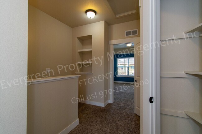 Building Photo - 5020 Cinquefoil Ln