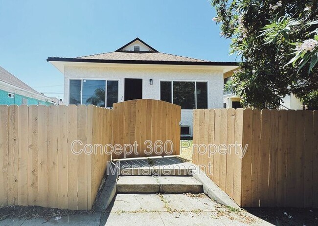 Building Photo - 940 E 43rd Pl