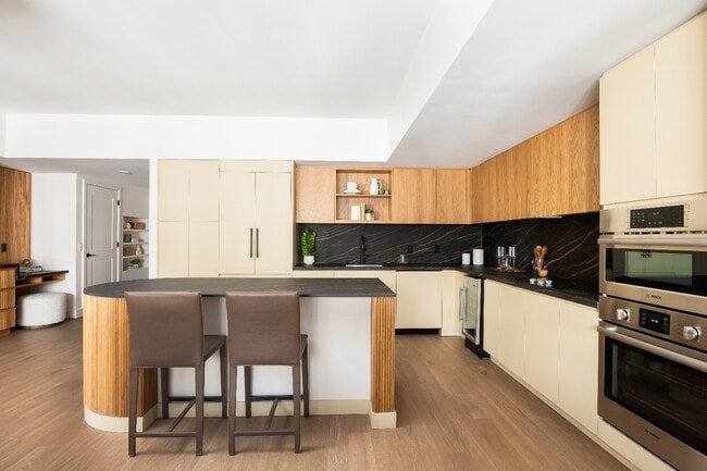 Building Photo - Accolade