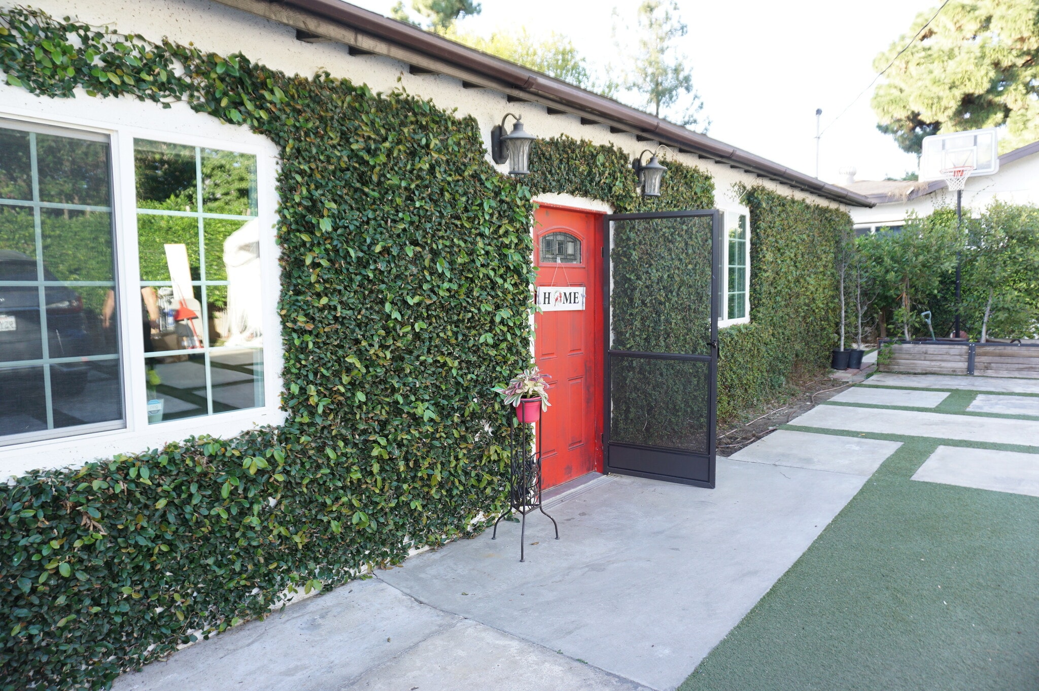 Building Photo - 14820 Devonshire St