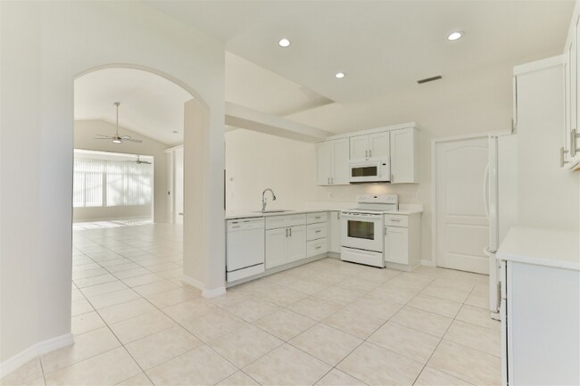 Building Photo - 1161 Siesta Key Cir