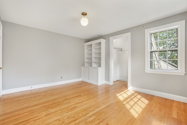 Building Photo - 11 Sunhill Ln