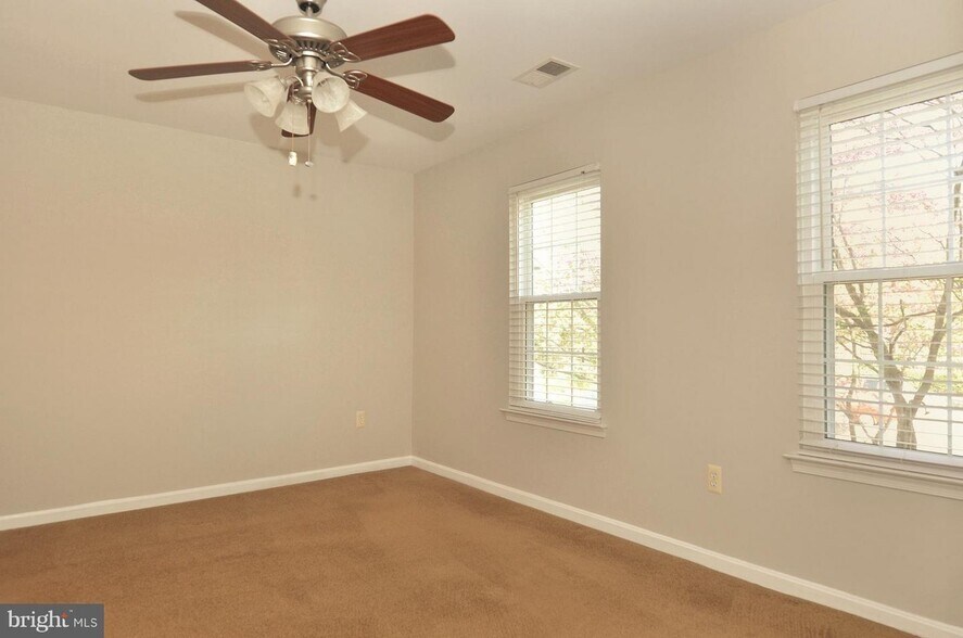 Building Photo - 13103 Millhaven Pl