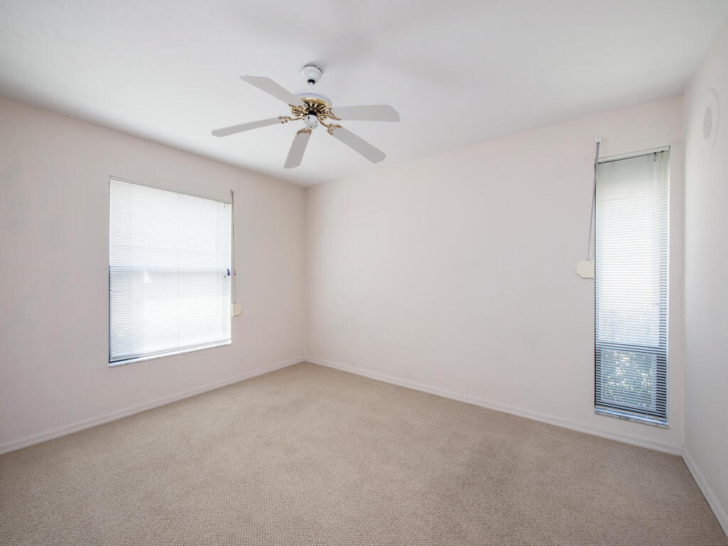 Building Photo - 513 Lake Louise Cir