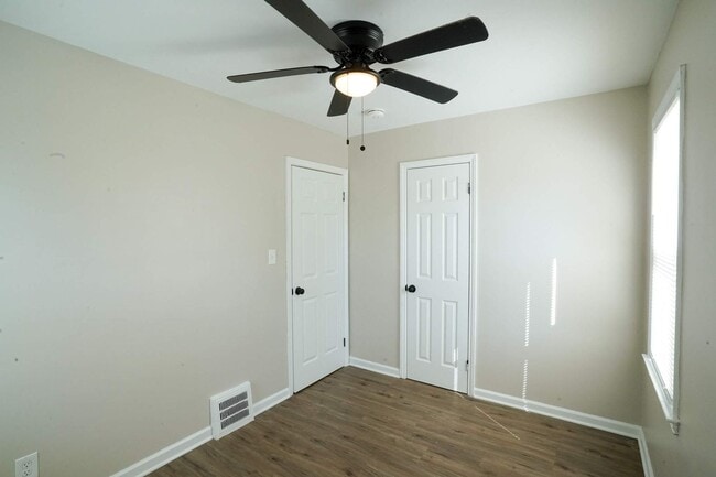 Building Photo - Freshly Renovated 3-Bedroom Home – Quality...