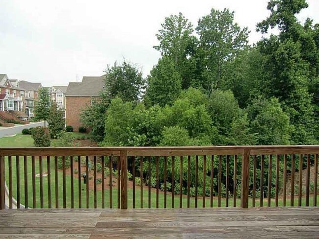 Building Photo - 10905 Brunson Dr