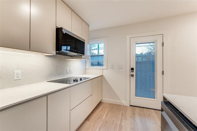 Building Photo - 6367 Oriole Dr