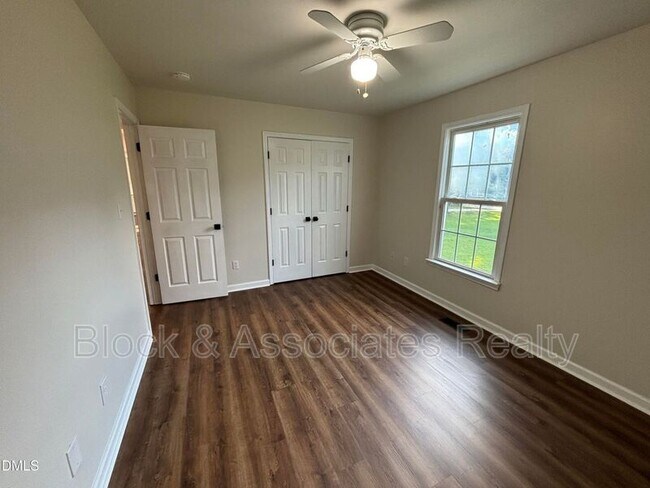 Building Photo - 170 Devin Dr