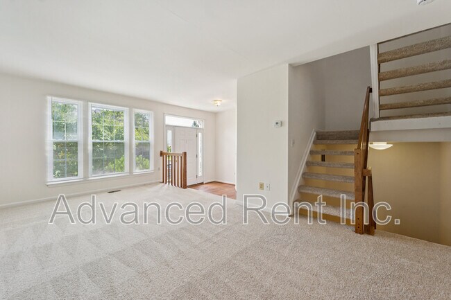 Building Photo - 8942 Quail Run Dr