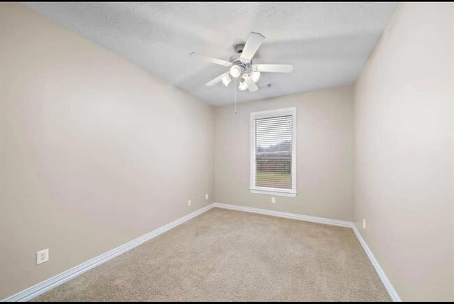 Building Photo - 17923 Serene Shore Dr