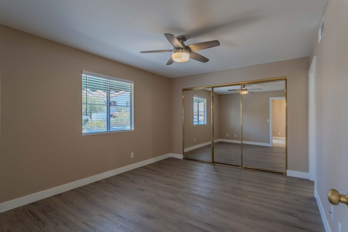 Building Photo - 7570 W Flamingo Rd