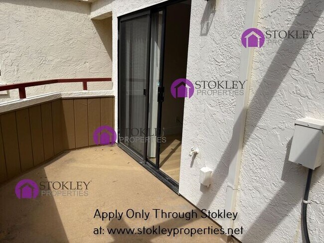 Building Photo - 5085 Valley Crest Dr