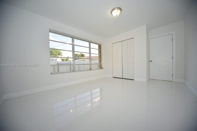 Building Photo - 18601 SW 97th Ct