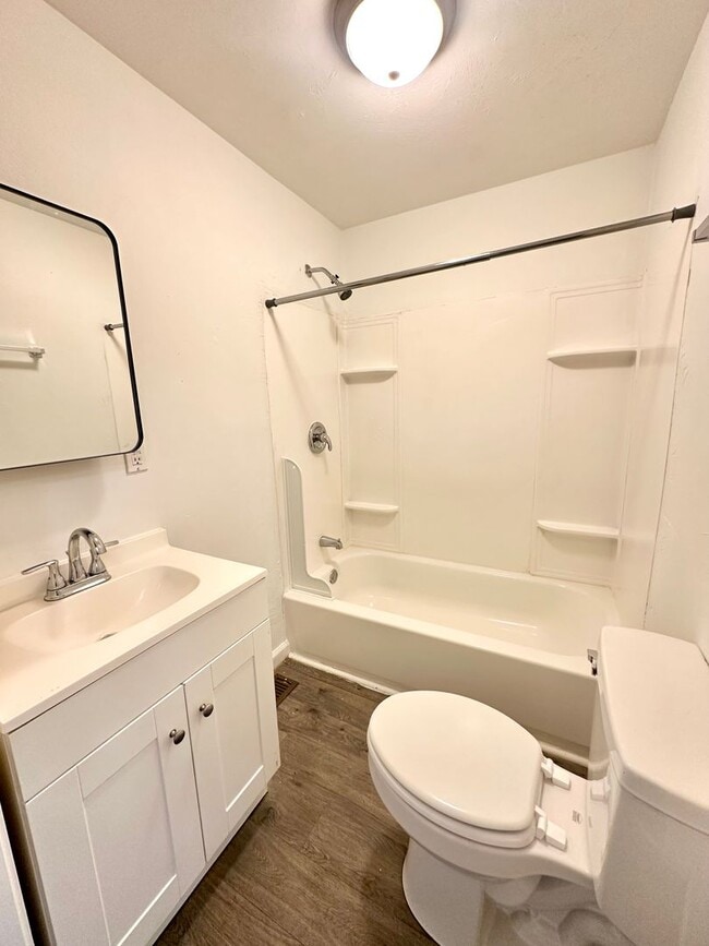 Building Photo - Updated 4 Bed, 1 Bath Home in Hazelwood - Central AC & Heat, Minutes from Downtown - Available Now!