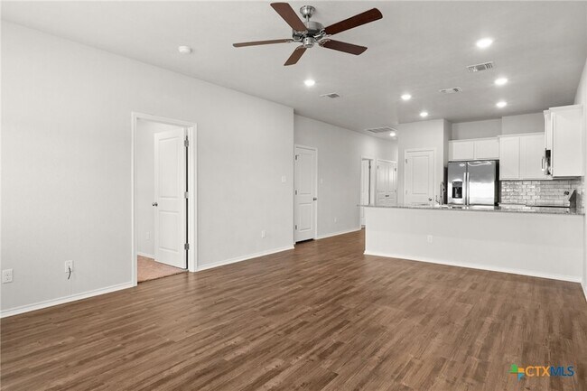 Building Photo - 1218 LEXINGTON Dr