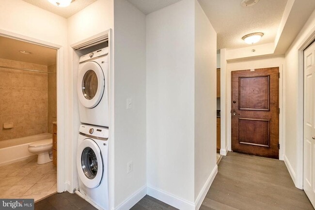 Building Photo - 4801 Fairmont Ave