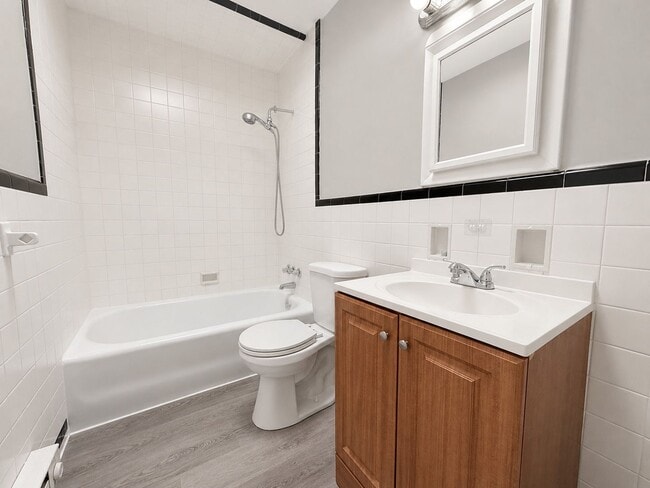 Building Photo - Spacious 3-Bedroom Rental with Front Porch, Backyard & Basement