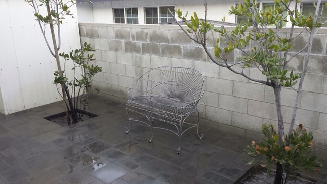 Personal patio - 17241 Donmetz St