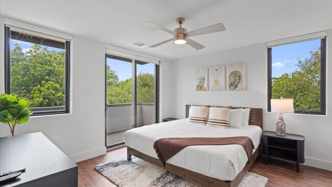 Building Photo - 5515 Humming Bird Ln