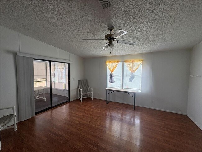 Building Photo - 2132 Sabal Palm Dr