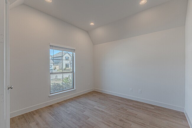 Building Photo - 1151 Beals Crk St