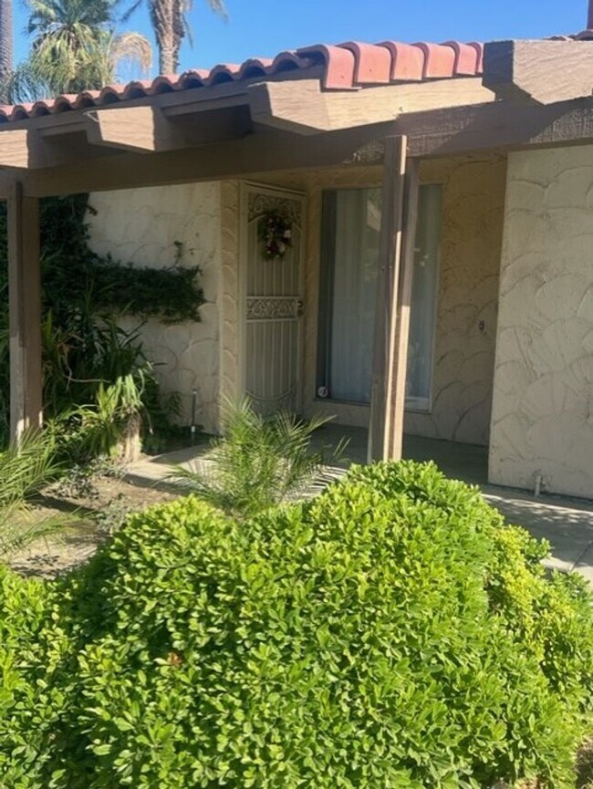Building Photo - 3 Bed / 2 Bath House at INDIAN PALMS CC** ...