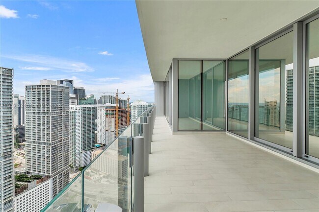 Building Photo - 300 Biscayne Blvd Way
