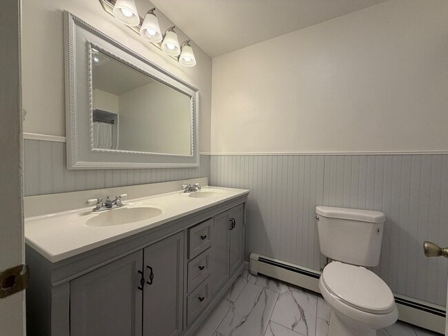 Building Photo - Spacious 5-Bedroom Home with Modern Features