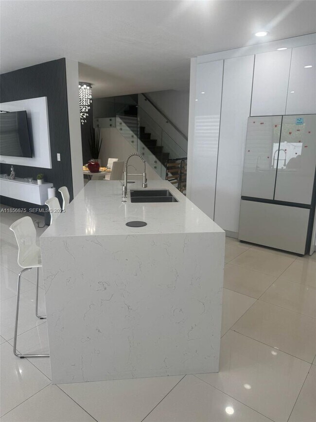 Building Photo - 3521 W 86th Terrace