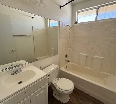 Building Photo - 4 BED/3BATH House in New Adelanto for Rent