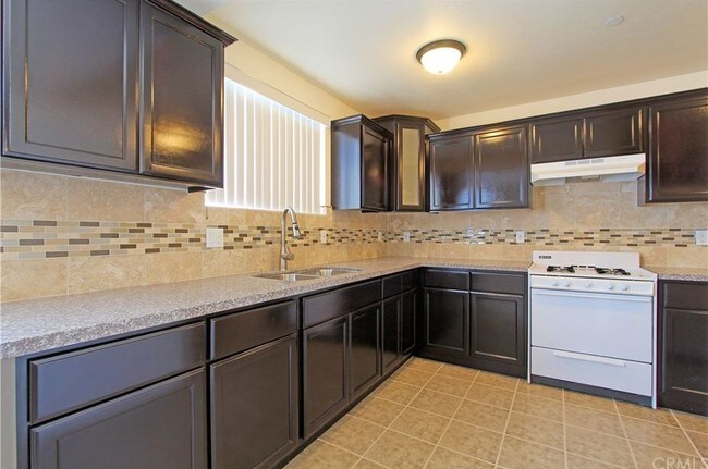 Building Photo - 343 E 37th St