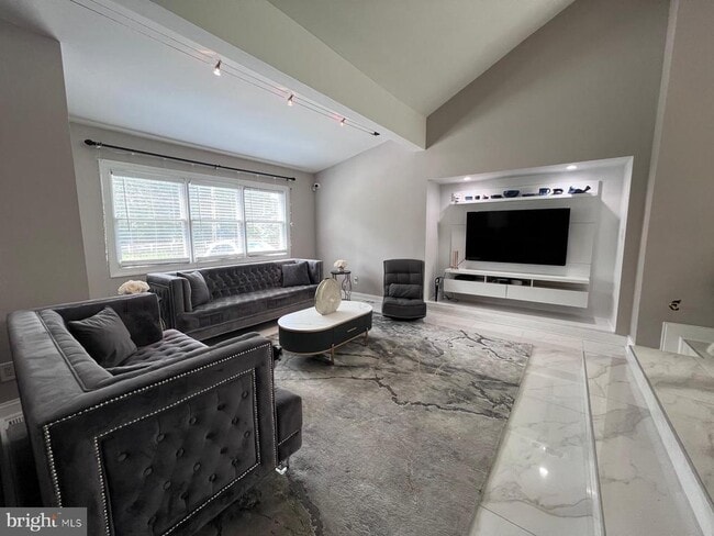 Building Photo - 3332 Philmont Ave