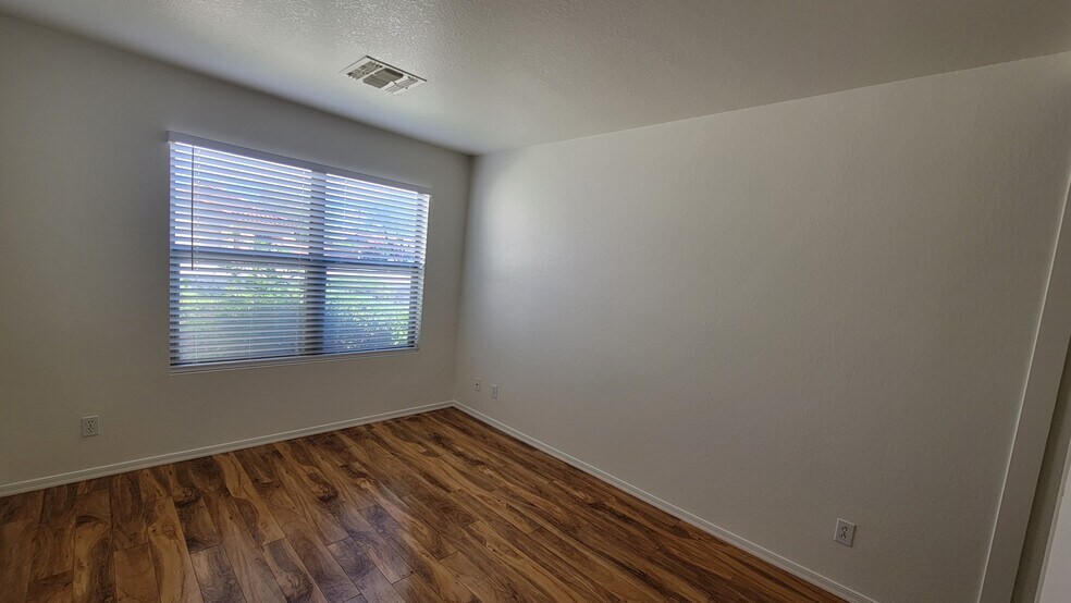 Building Photo - 708 S Concord St