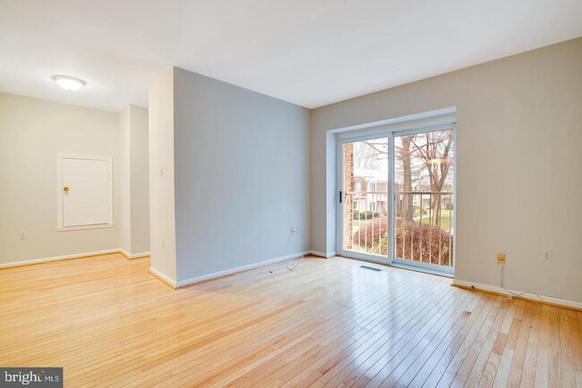 Building Photo - 3783 Persimmon Cir