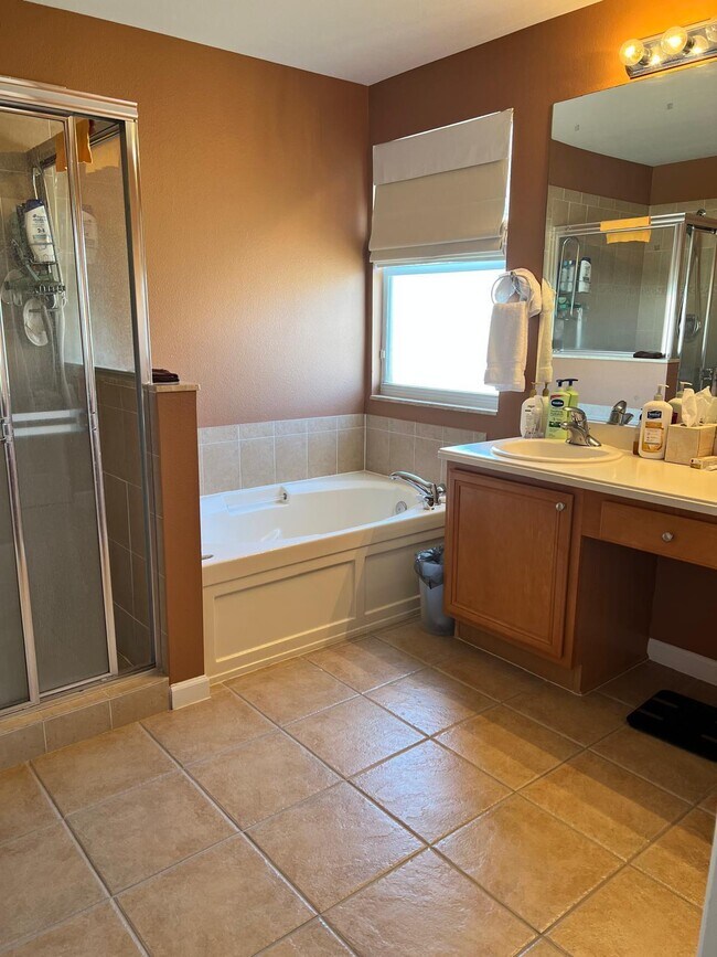 Building Photo - 217 Berenger Walk