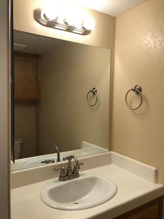 Building Photo - 2600 Chandler Ct